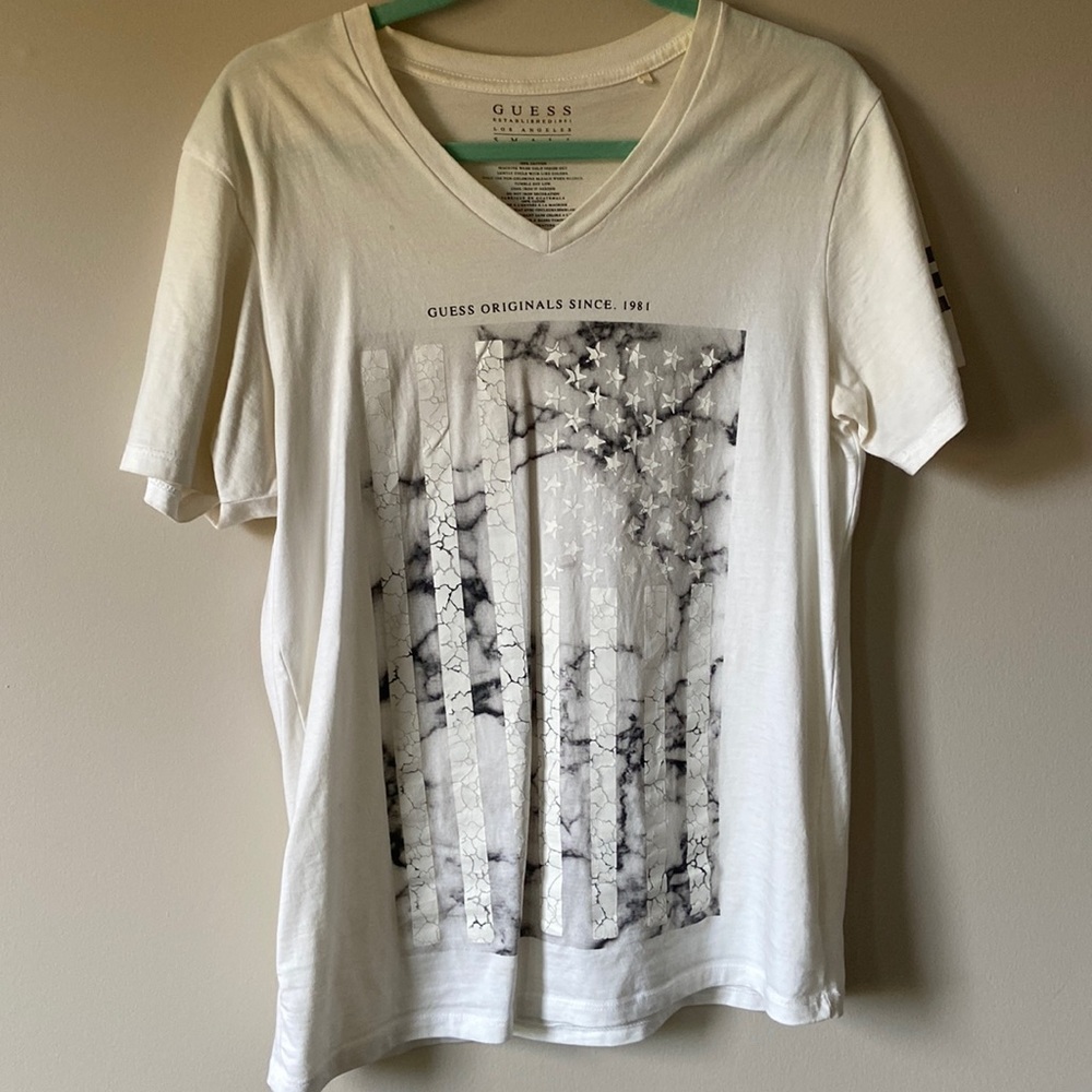 GUESS tee-shirt with American flag